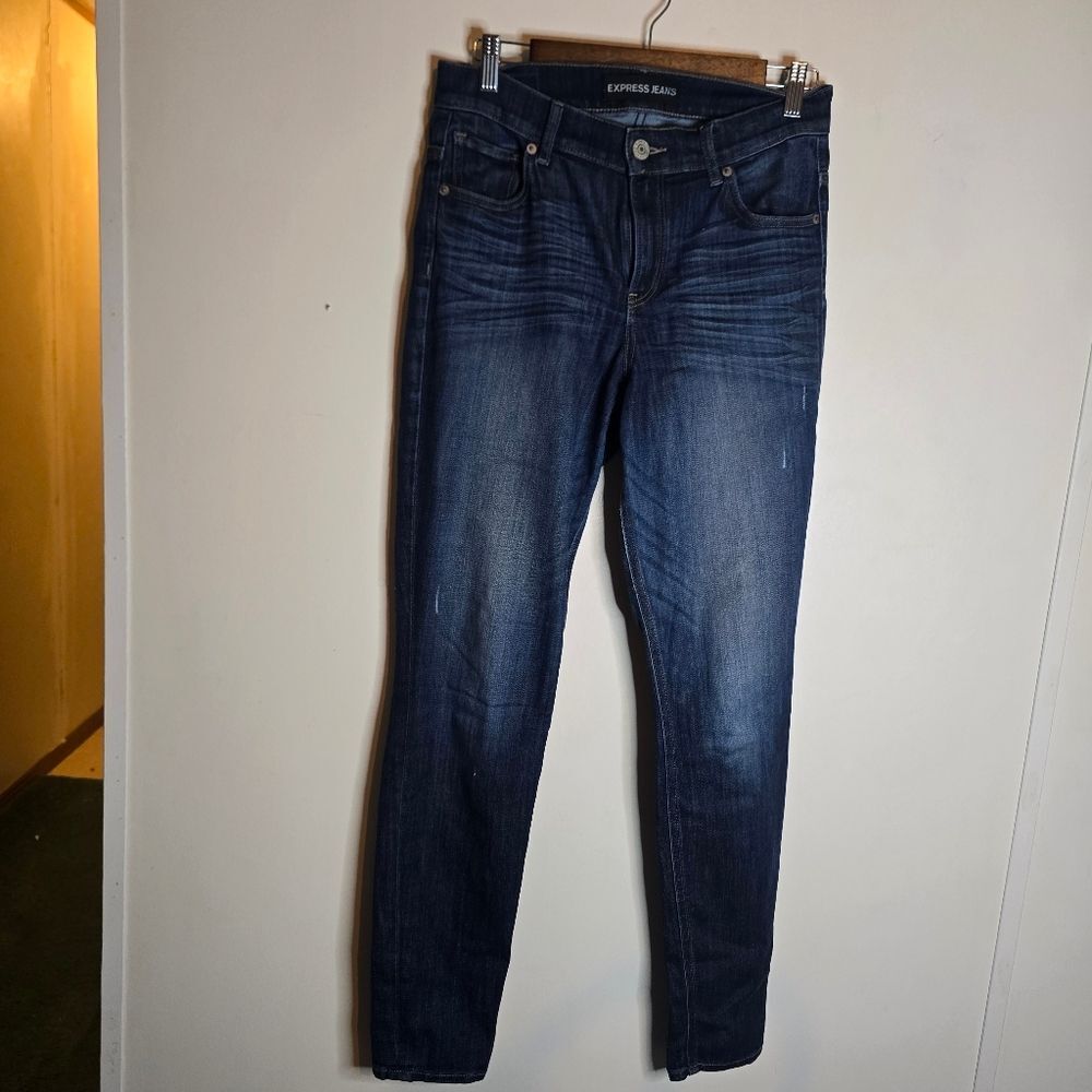 Express jegging Medium Wash Distressed Size 8
